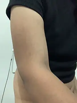 La-Gatiita-trans online show from February 21, 6:19 pm