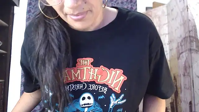 Lucyy Naugthy online show from February 13, 1:18 am