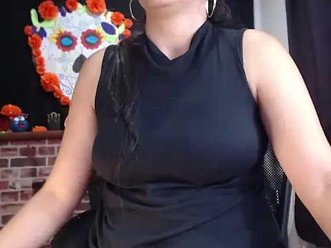 Lucyy Naugthy online show from November 17, 1:23 pm