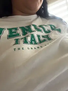 kassandra luxury online show from November 18, 8:10 pm