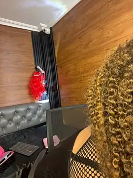 Yvonny27 online show from February 9, 11:45 am