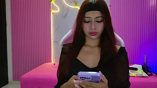 dafne17  online show from April 20, 7:50 pm