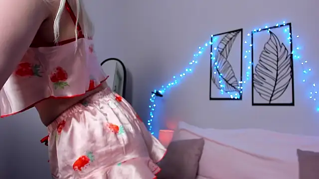 AdeleSilver online show from December 3, 2:25 am