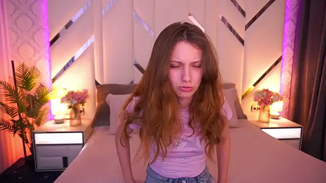 CuteeFoxy online show from June 24, 1:32 pm