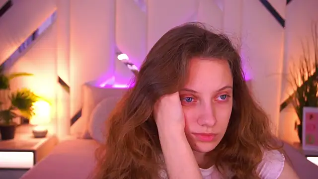 CuteeFoxy online show from March 9, 1:25 pm