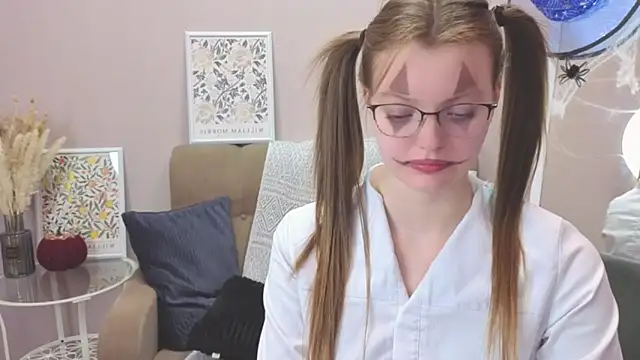 Dear Jessica online show from October 30, 10:16 am