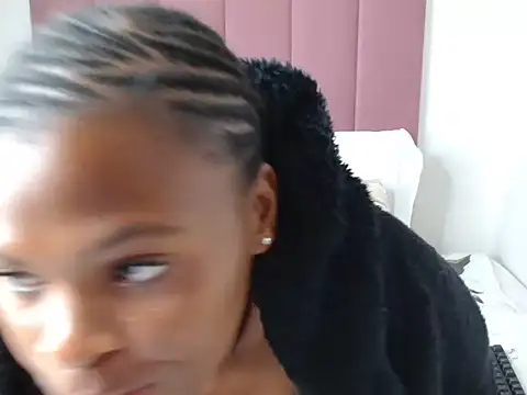 Bubbles156 online show from October 31, 9:08 pm