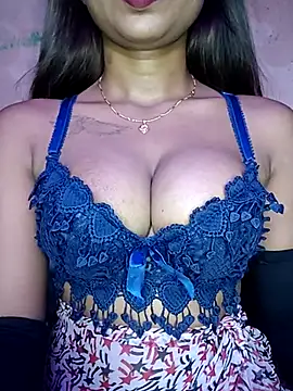 Strip Hotty242 online show from June 28, 7:53 pm