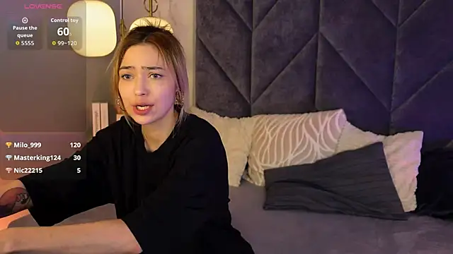 AlysiaSun  online show from April 7, 4:47 am