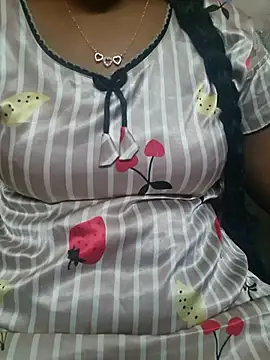 Snapshot of tamil-reena chatting on October 17, 6:33 pm tamil-reena online show from October 17, 6:33 pm