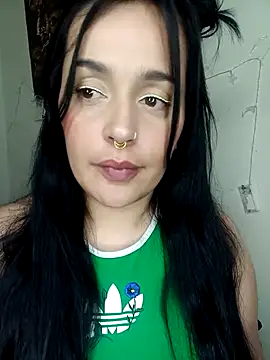 ravendeluxe online show from October 28, 4:24 pm