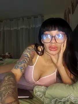 LucyMiax online show from November 10, 1:44 am