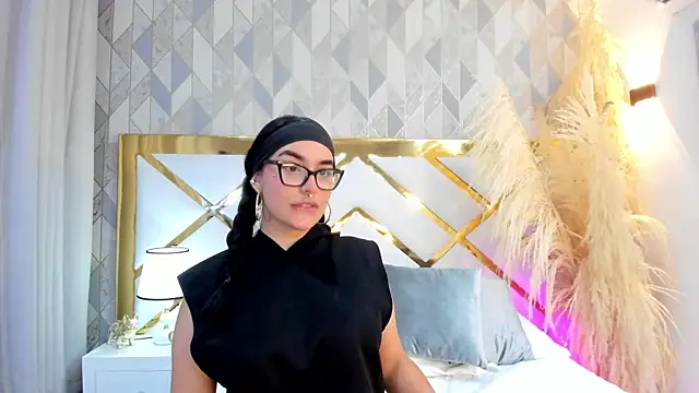 DevoraCarther online show from October 19, 1:24 pm