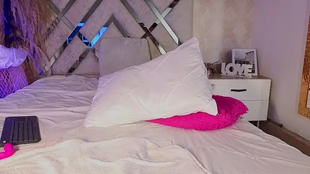 shimmer lure online show from January 10, 8:46 pm