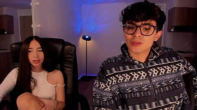 Mikeyvioleta  online show from November 22, 8:55 pm