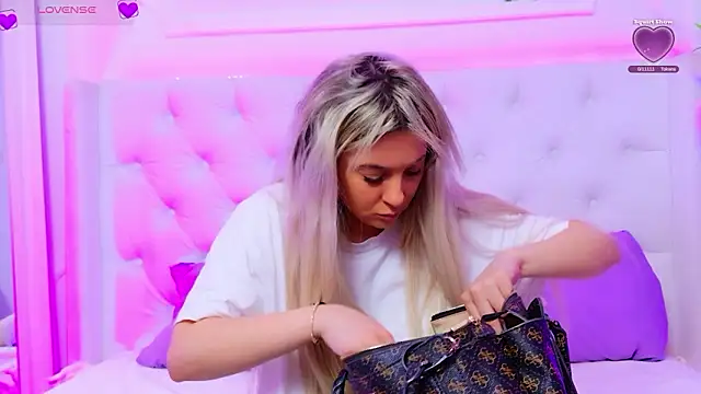 AriannaSins online show from March 19, 2:21 pm