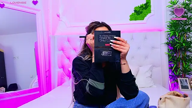 AriannaSins online show from January 19, 4:36 pm