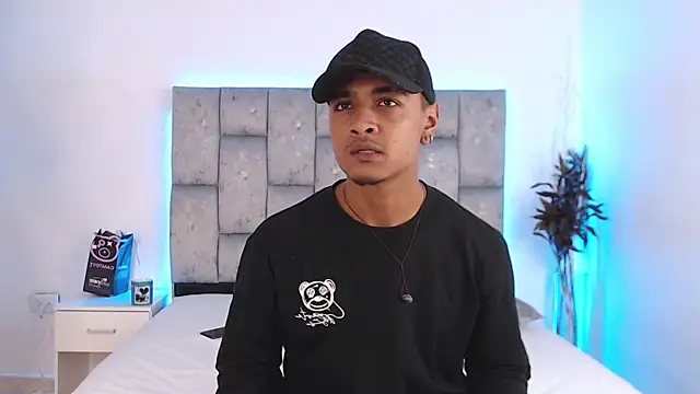 SweetAndSinful online show from November 18, 4:02 am