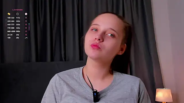 NadiaGnegy online show from November 2, 1:36 pm