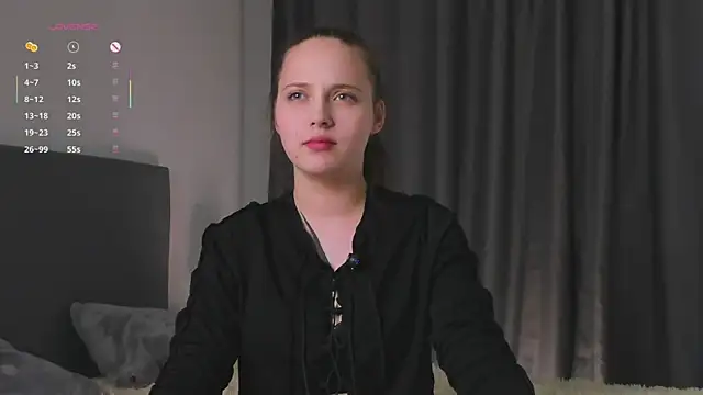 NadiaGnegy online show from October 25, 2:14 pm