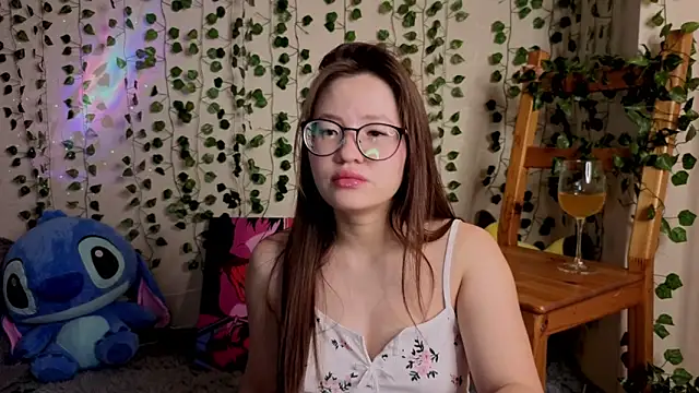 DaisyhotSunnyy online show from October 19, 4:31 pm