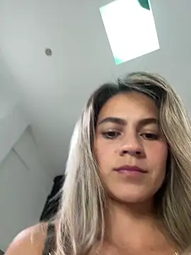 valentina herrrera online show from April 15, 7:58 pm