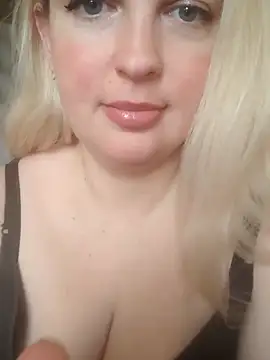 PaigexLynn online show from April 20, 10:18 am