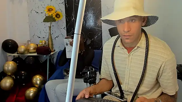 Stormandloganxxx online show from January 13, 2:10 pm