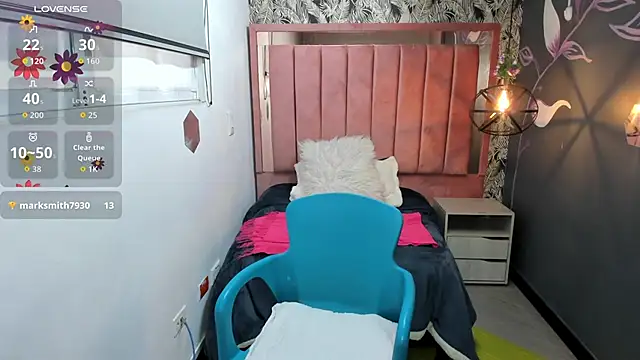 Rachel  Jonees online show from December 1, 1:03 pm