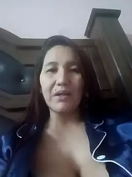 Bigtitsass81 online show from October 22, 8:25 pm