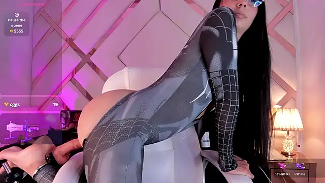 michelle cutee  online show from January 10, 9:19 pm