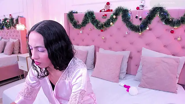  hanna bakerr  online show from December 17, 5:06 pm