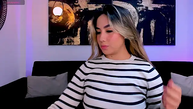 AnnieMonroe1 online show from December 19, 2:20 pm