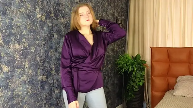 NightSaffron online show from December 3, 7:00 am