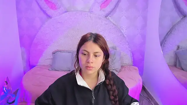 valentina clk online show from February 18, 1:10 pm