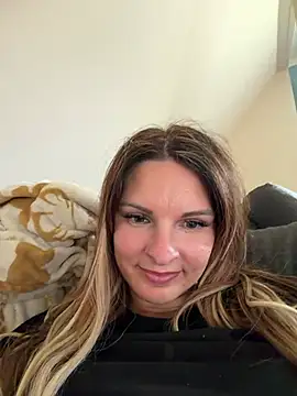 kinkysarahx online show from May 21, 1:31 pm