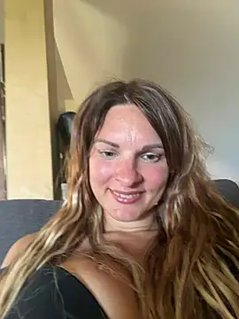kinkysarahx online show from May 30, 12:25 pm