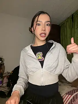 MiaaCute- online show from July 27, 11:35 pm