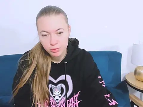 LeaNaughty online show from December 19, 7:33 am