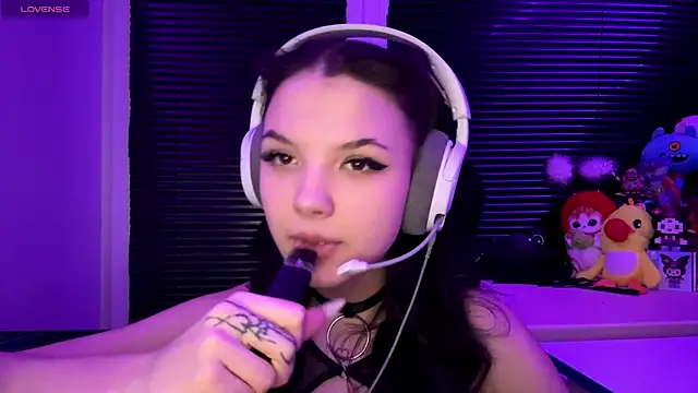 HanaMantanaDell online show from December 4, 4:19 pm