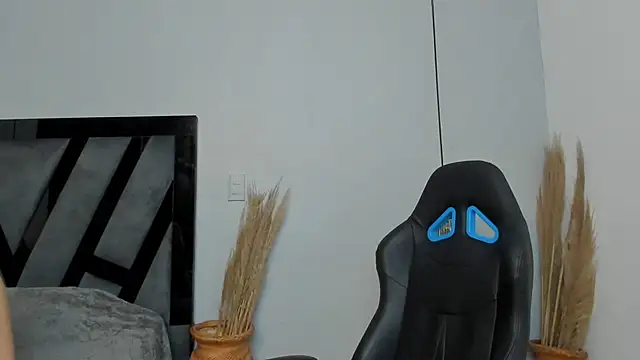 Amelia Brixton online show from December 20, 6:28 am