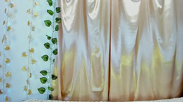 Milie yue online show from December 2, 2:19 pm