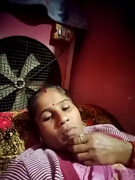 OliveGreen22 online show from November 7, 5:24 am