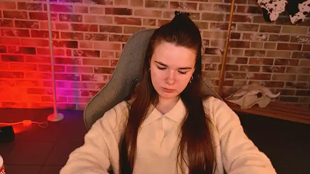 May Bloom online show from March 28, 9:09 am