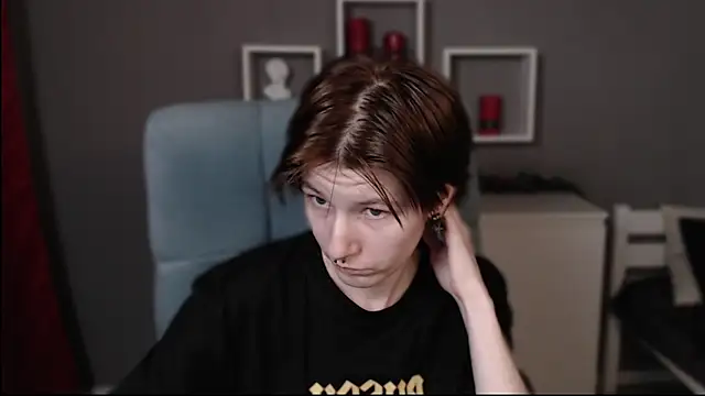 guitarandangell online show from November 16, 6:48 am