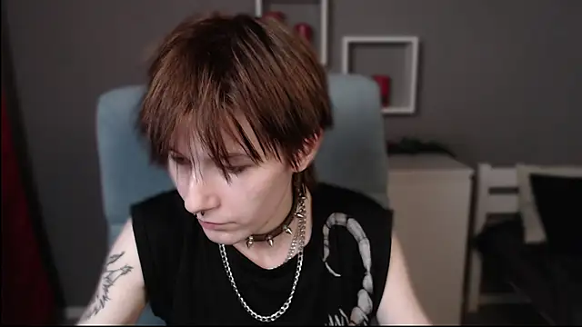 guitarandangell online show from November 12, 5:38 am