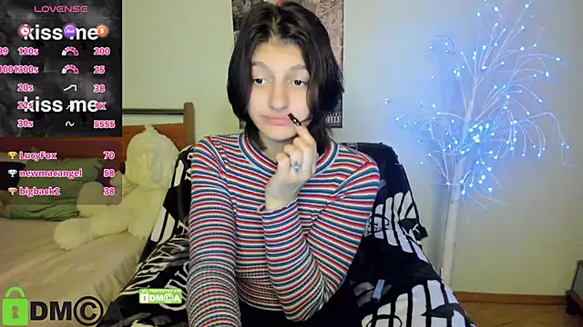 A Skyy online show from March 1, 1:49 am