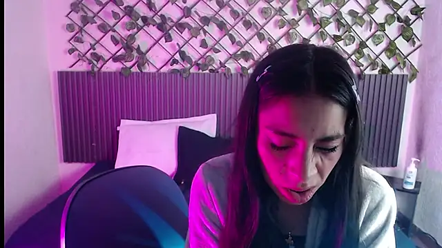 Lunaa 07 online show from April 9, 10:53 am