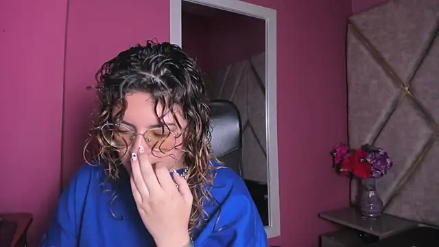 EmiliRouse  online show from November 19, 2:55 am