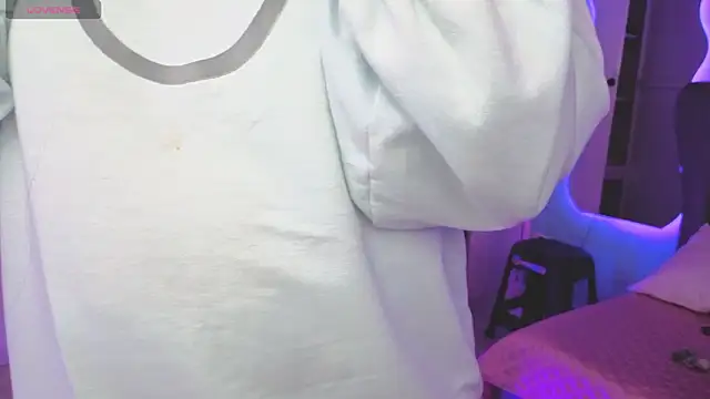 Aria Russo online show from March 27, 2:51 pm